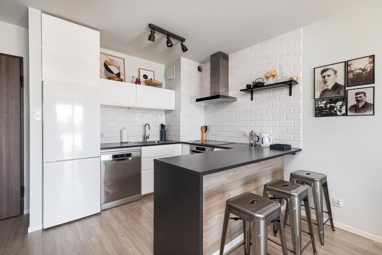 Owsiana 9 - Modern Designed Apartment With Balcony By Noclegi Renters Варшава Экстерьер фото